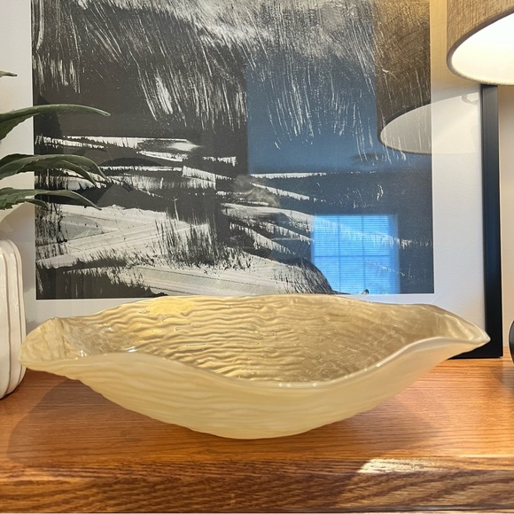 Glass Wavy Display Bowl - Picture 2 of 5